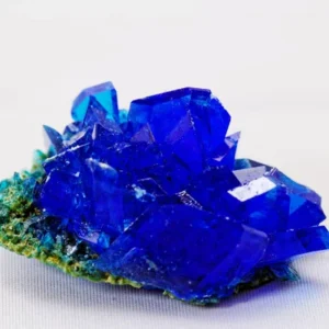Cristal de sulfato de cobre azul intenso de Polvo de Mariposa Magic para limpieza energética.