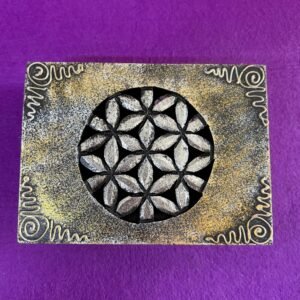 Caja con diseño central pequeña